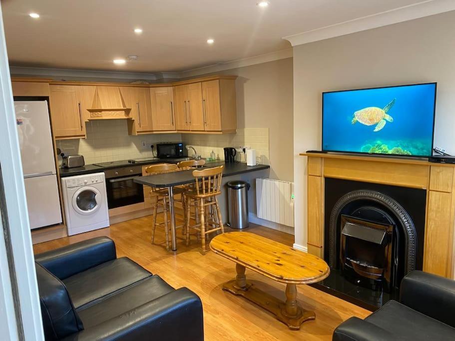 2 Bed Cosy Apartment In Heart Of Mullingar. Экстерьер фото